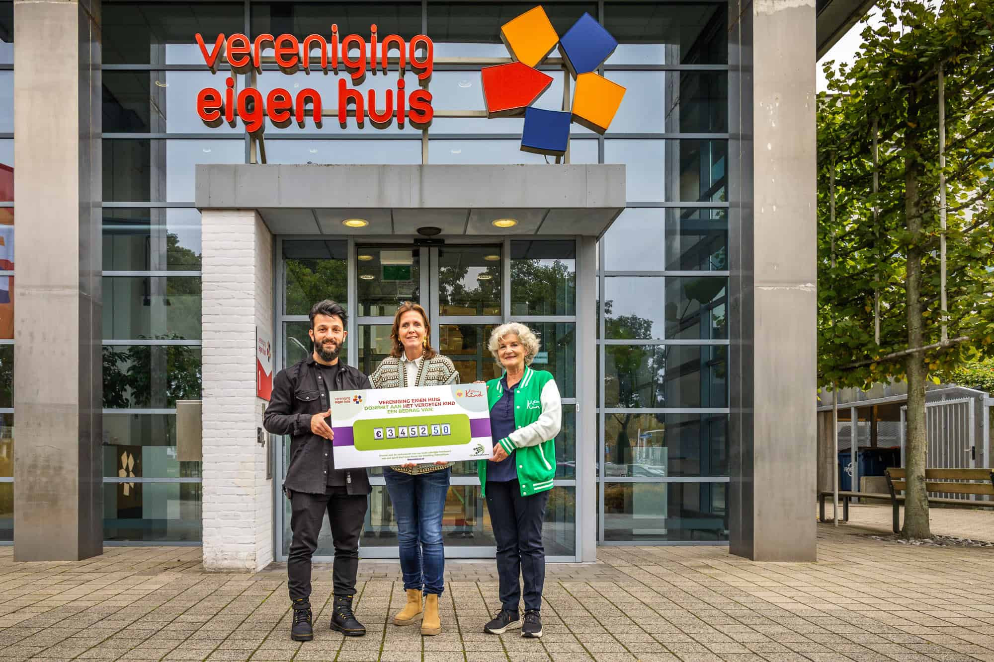 Vereniging Eigen Huis donates old IT equipment to Het Vergeten Kind